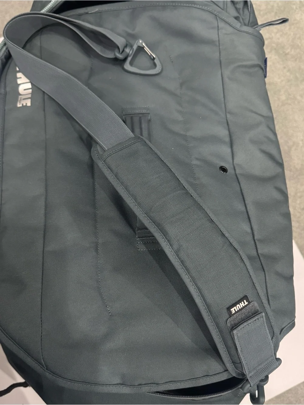 Thule versatile gray
